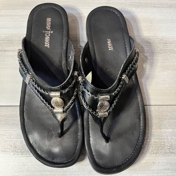 Black Leather Silverthorn Sandals by Minnitonka Sz 9 - Picture 6 of 7